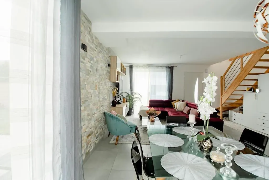Holiday home Maison De Vacances Familiale A 15 Minutes De Saint-Malo Miniac-Morvan France